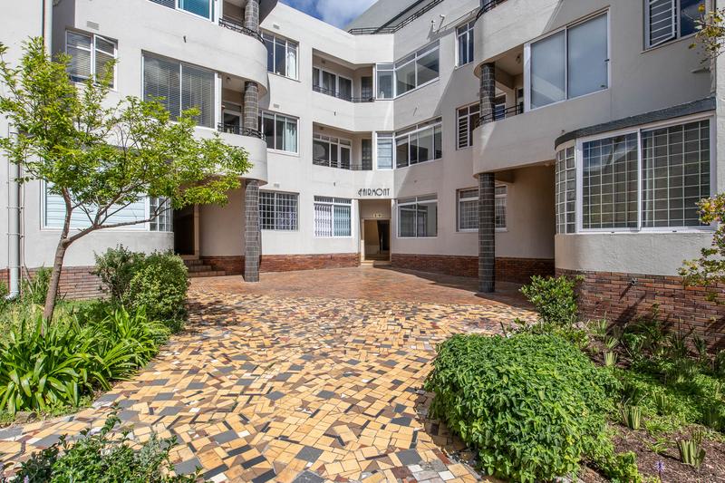 1 Bedroom Property for Sale in Gardens Western Cape